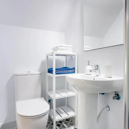 Stunning Apartment In Central Sevilla Buitenkant foto
